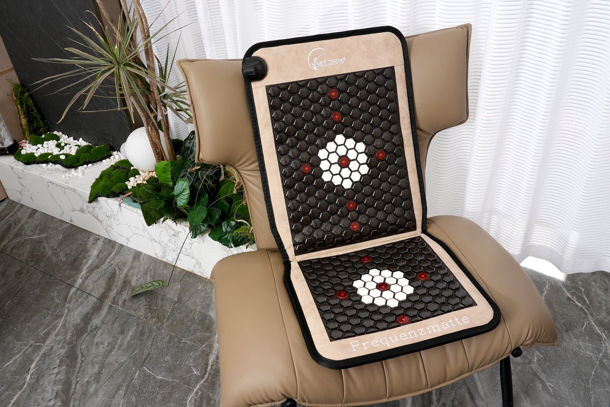 2er - Set MultiSpa® Sitzmatte Black VIP + Frequenzgurt gratis